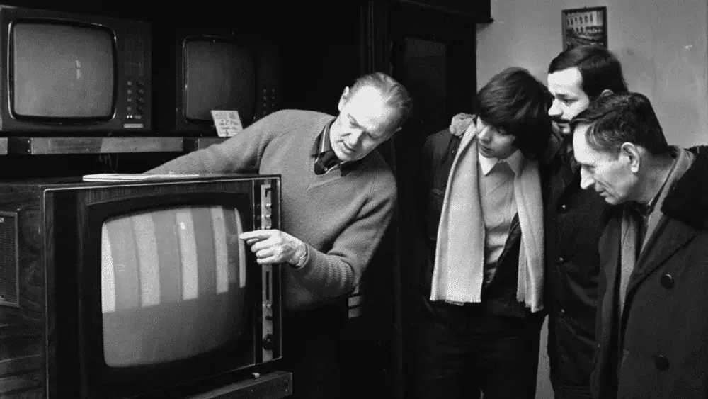 W którym roku powstała telewizja? Odkryj jej fascynującą historię