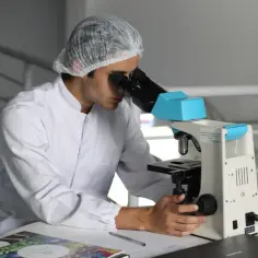 Odkrycia biologiczne, które zmieniły świat i uratowały miliony ludzi