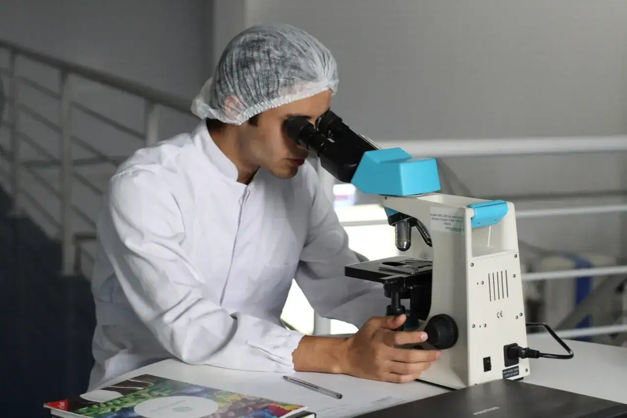 Zdjęcie Odkrycia biologiczne, które zmieniły świat i uratowały miliony ludzi
